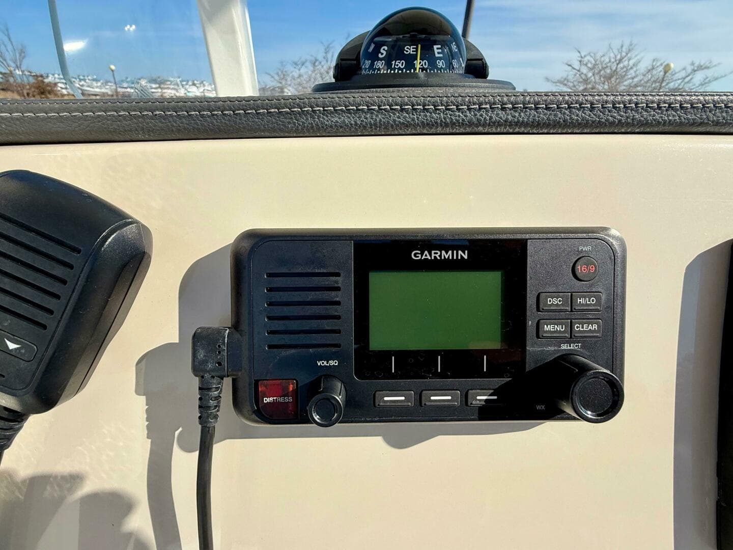 2020 Boston Whaler 210 Dauntless — photo 27