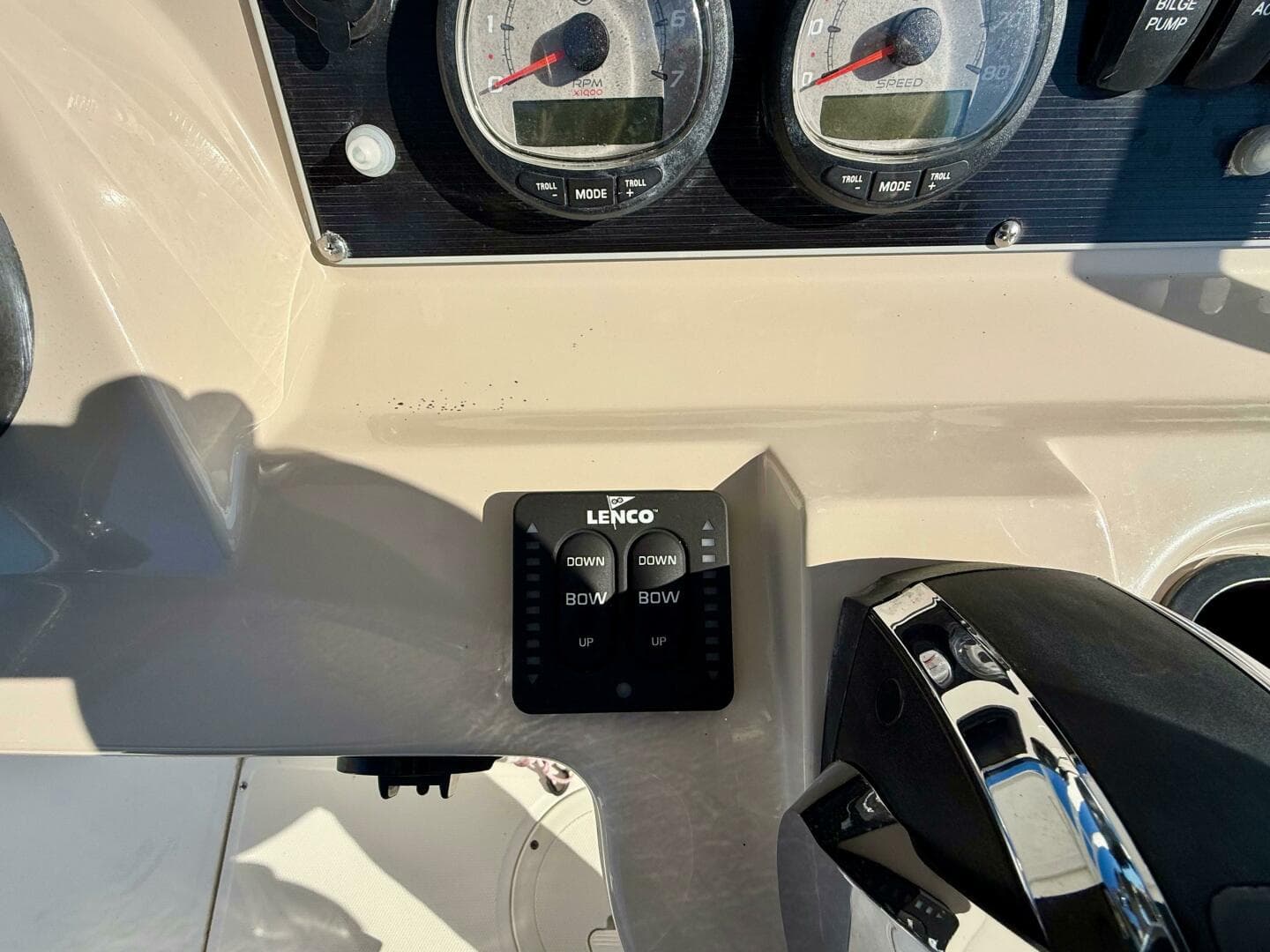 2020 Boston Whaler 210 Dauntless — photo 31