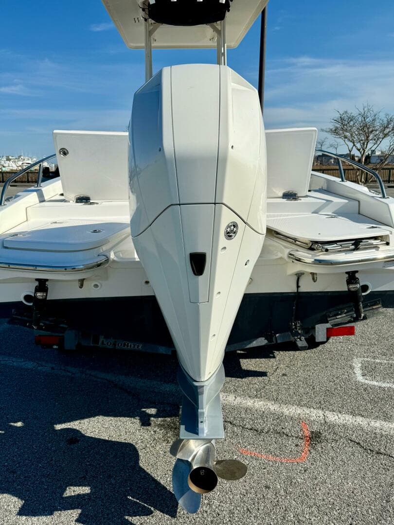 2020 Boston Whaler 210 Dauntless — photo 8