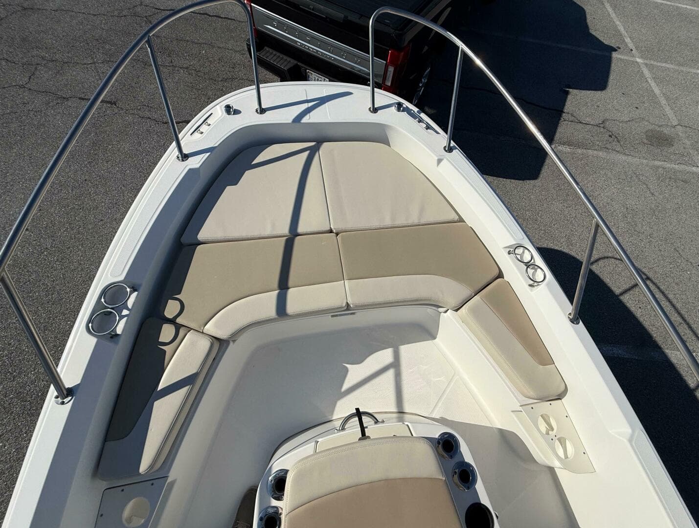 2020 Boston Whaler 210 Dauntless — photo 42