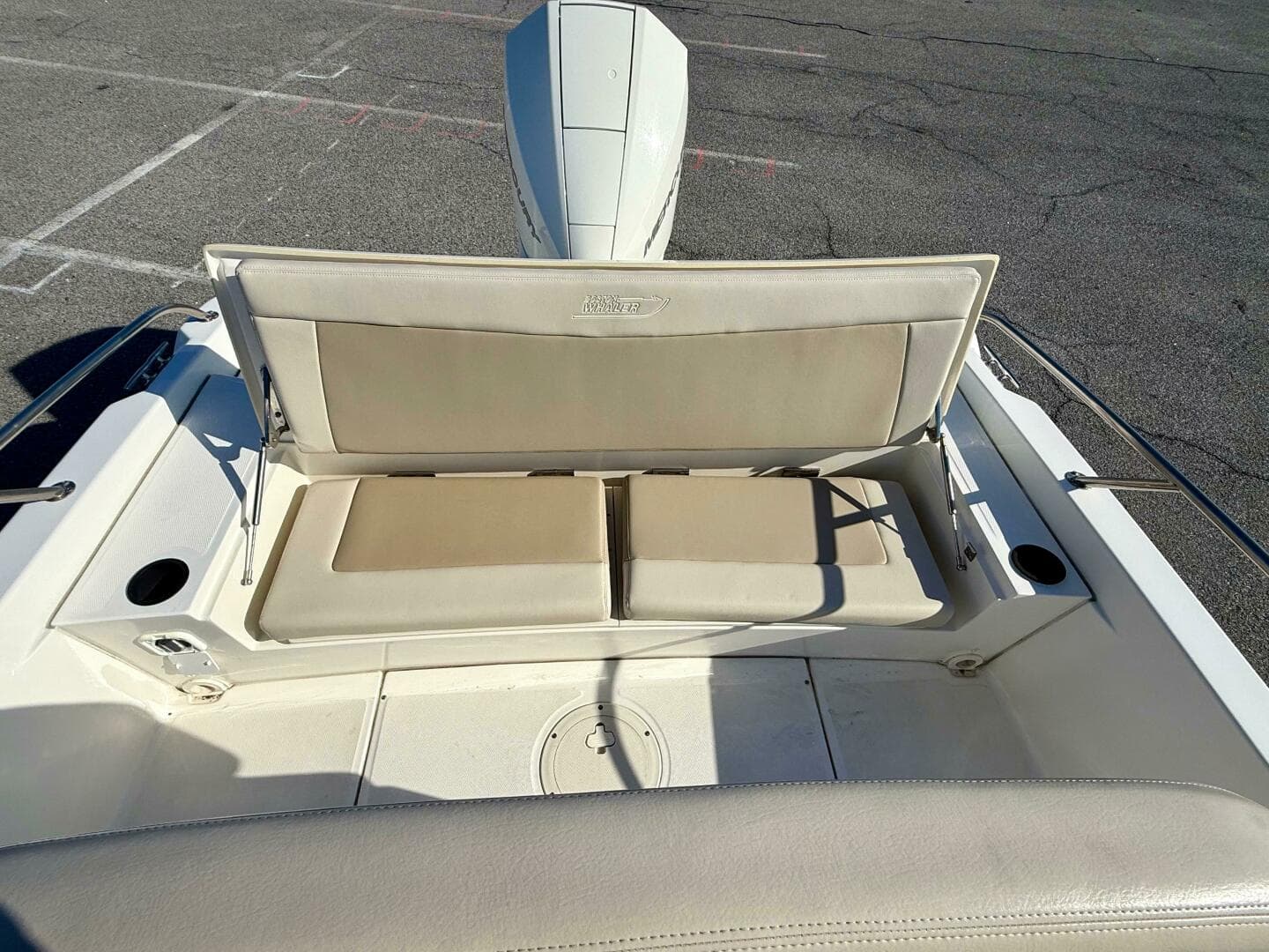 2020 Boston Whaler 210 Dauntless — photo 18