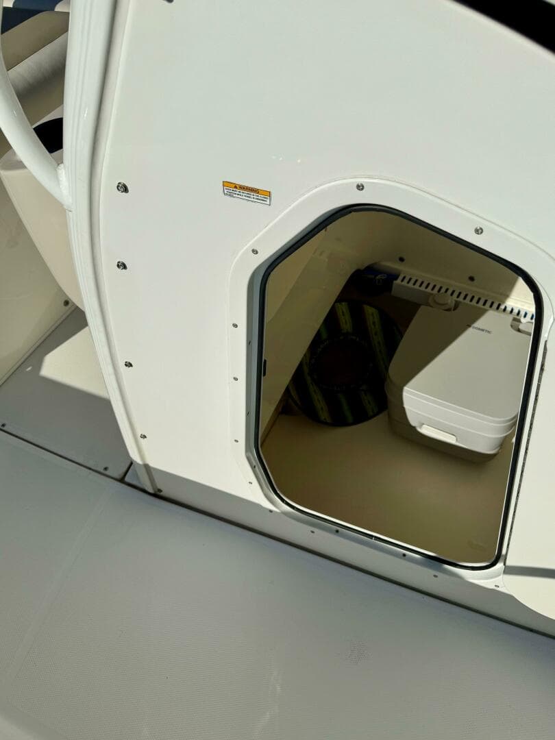 2020 Boston Whaler 210 Dauntless — photo 38
