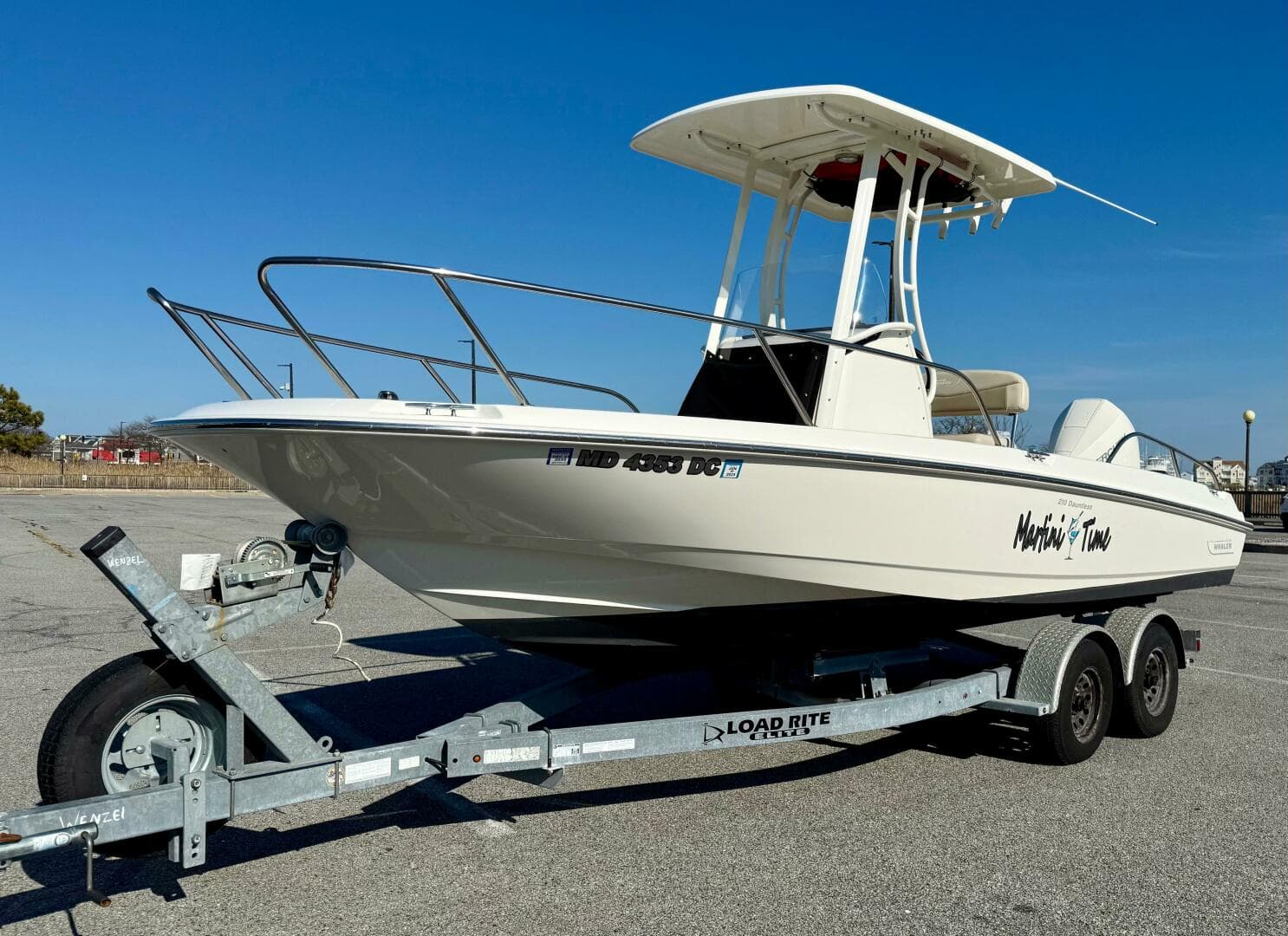 2020 Boston Whaler 210 Dauntless — photo 6