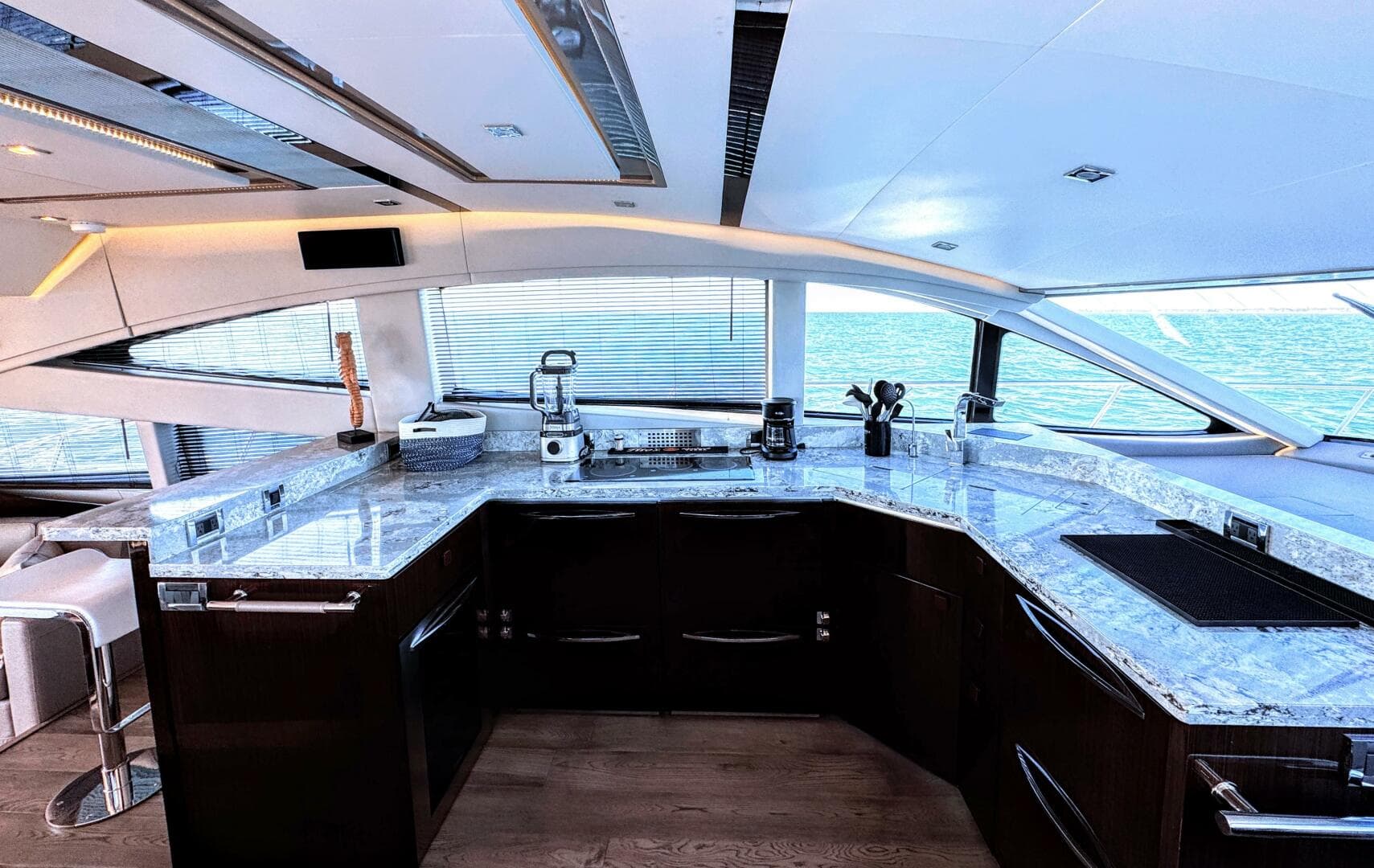 2018 Sea Ray L650 Fly — photo 26