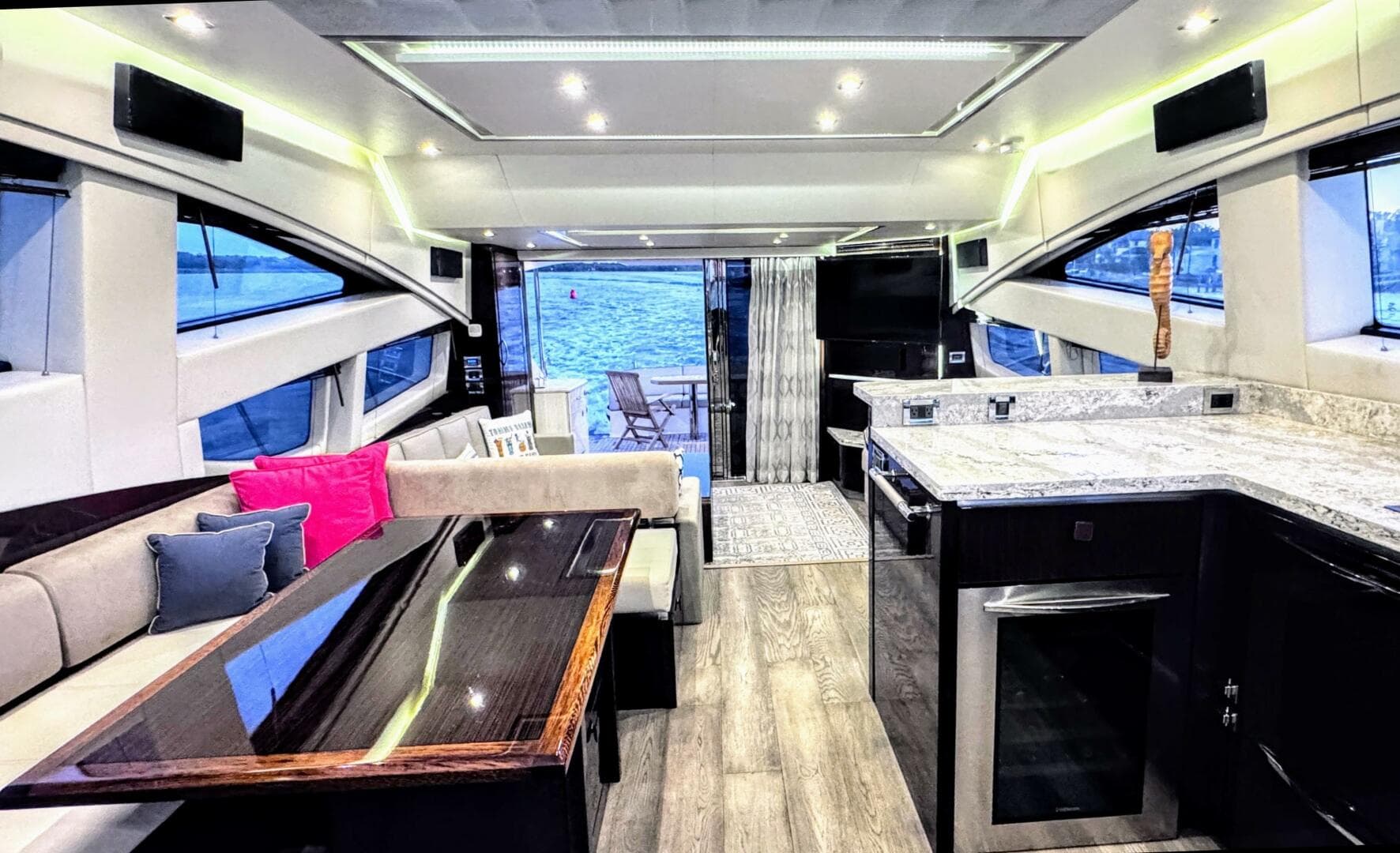 2018 Sea Ray L650 Fly — photo 29