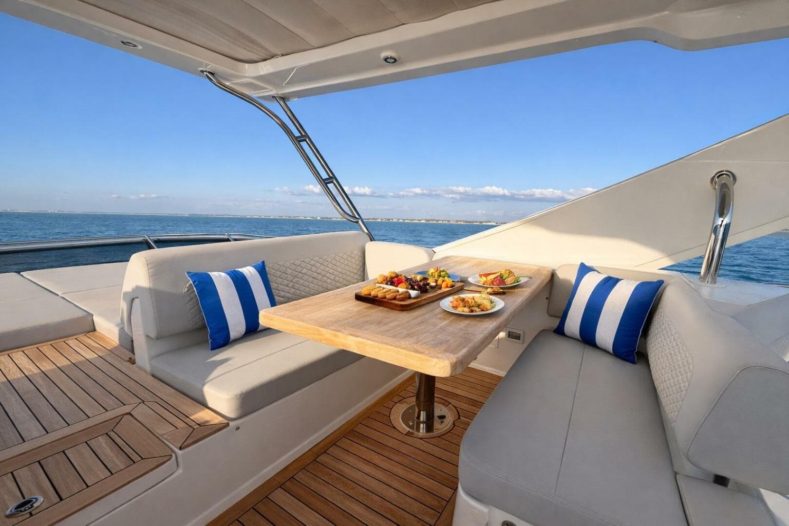 2018 Sea Ray L650 Fly — photo 44