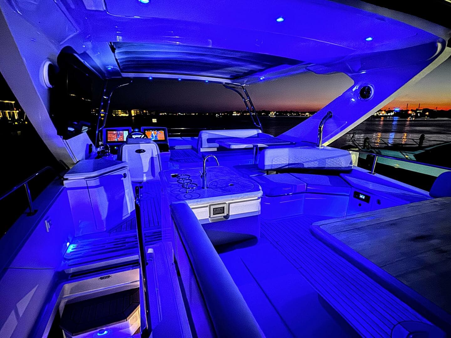 2018 Sea Ray L650 Fly — photo 47