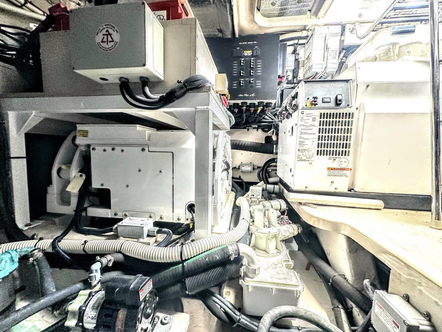 2018 Sea Ray L650 Fly — photo 52