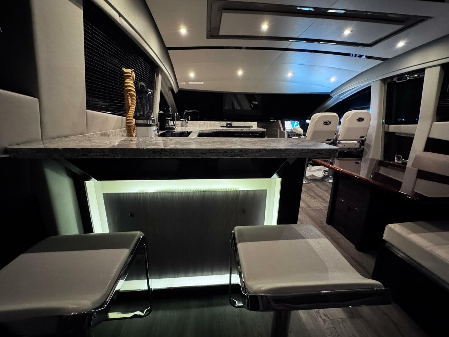 2018 Sea Ray L650 Fly — photo 22