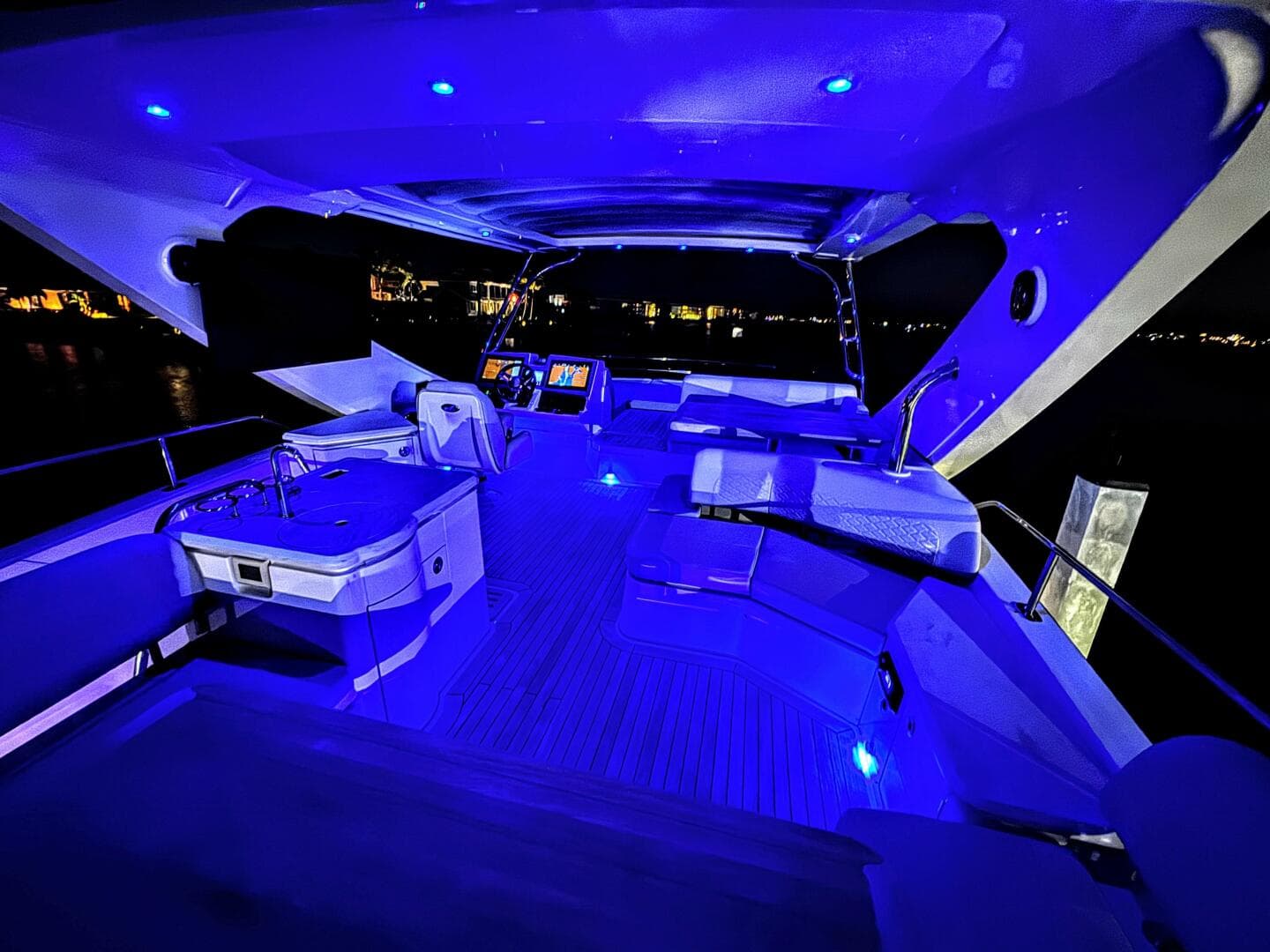 2018 Sea Ray L650 Fly — photo 46