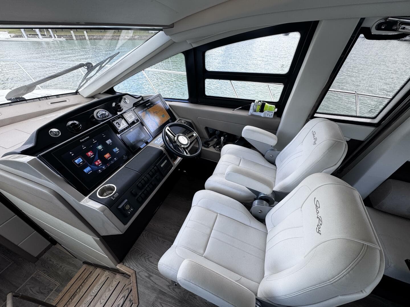 2018 Sea Ray L650 Fly — photo 32