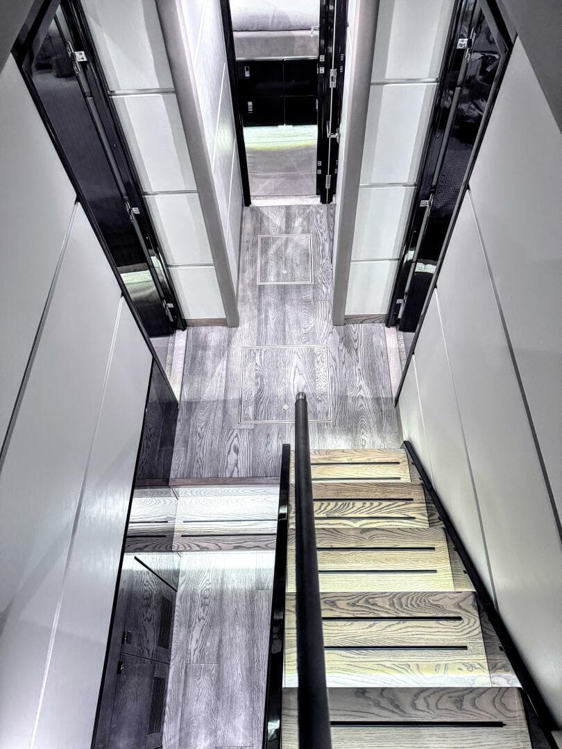 2018 Sea Ray L650 Fly — photo 34