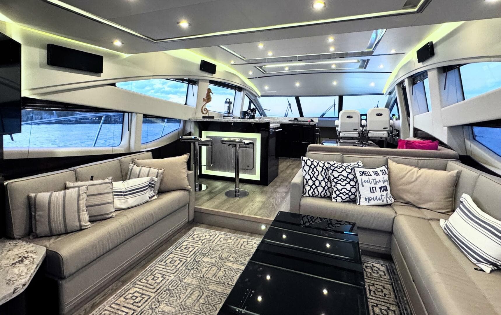 2018 Sea Ray L650 Fly — photo 19