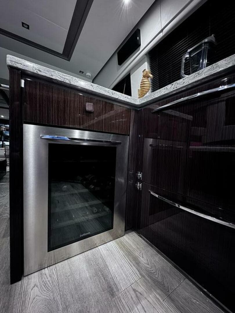 2018 Sea Ray L650 Fly — photo 30