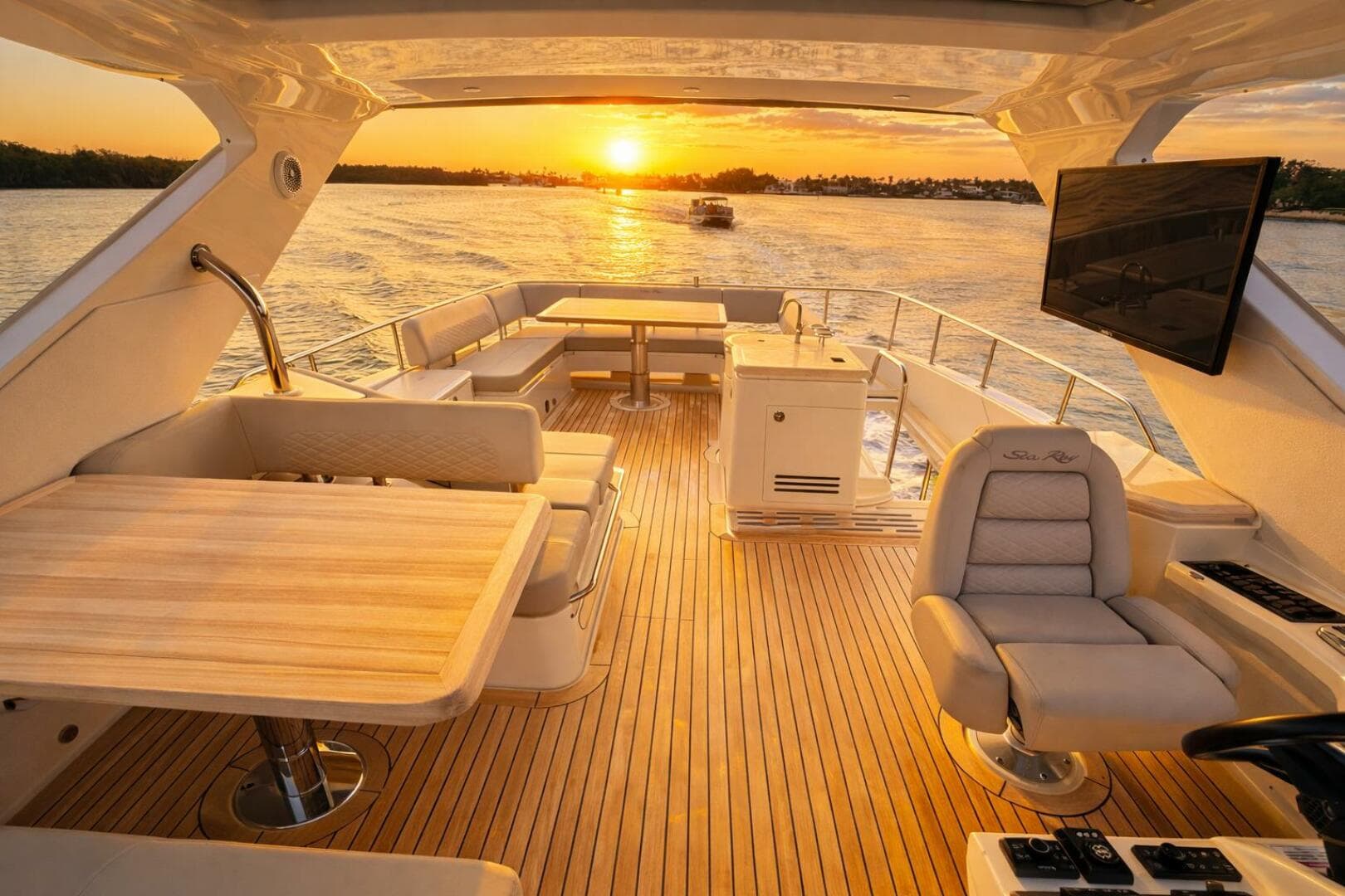 2018 Sea Ray L650 Fly — photo 38