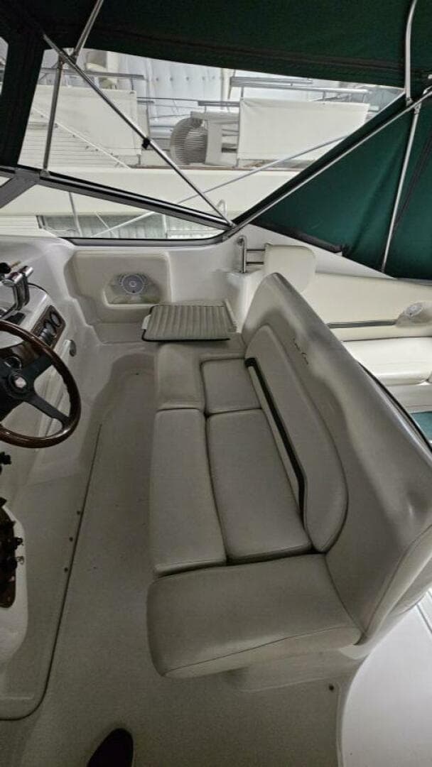 1998 Chris-Craft 320 Express Cruiser — photo 14