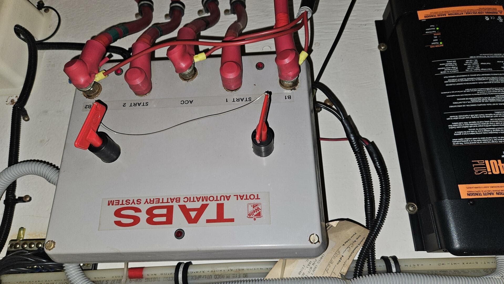 1998 Chris-Craft 320 Express Cruiser — photo 36