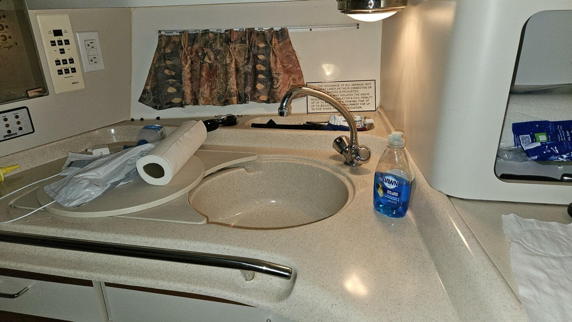 1998 Chris-Craft 320 Express Cruiser — photo 24