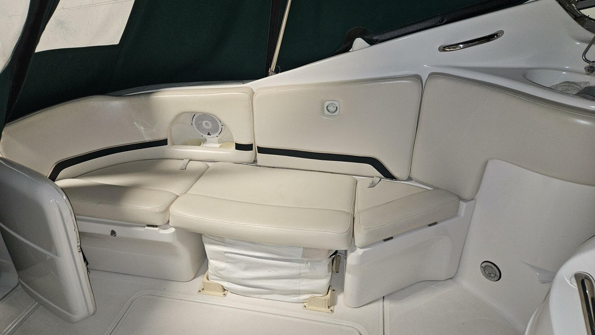 1998 Chris-Craft 320 Express Cruiser — photo 13