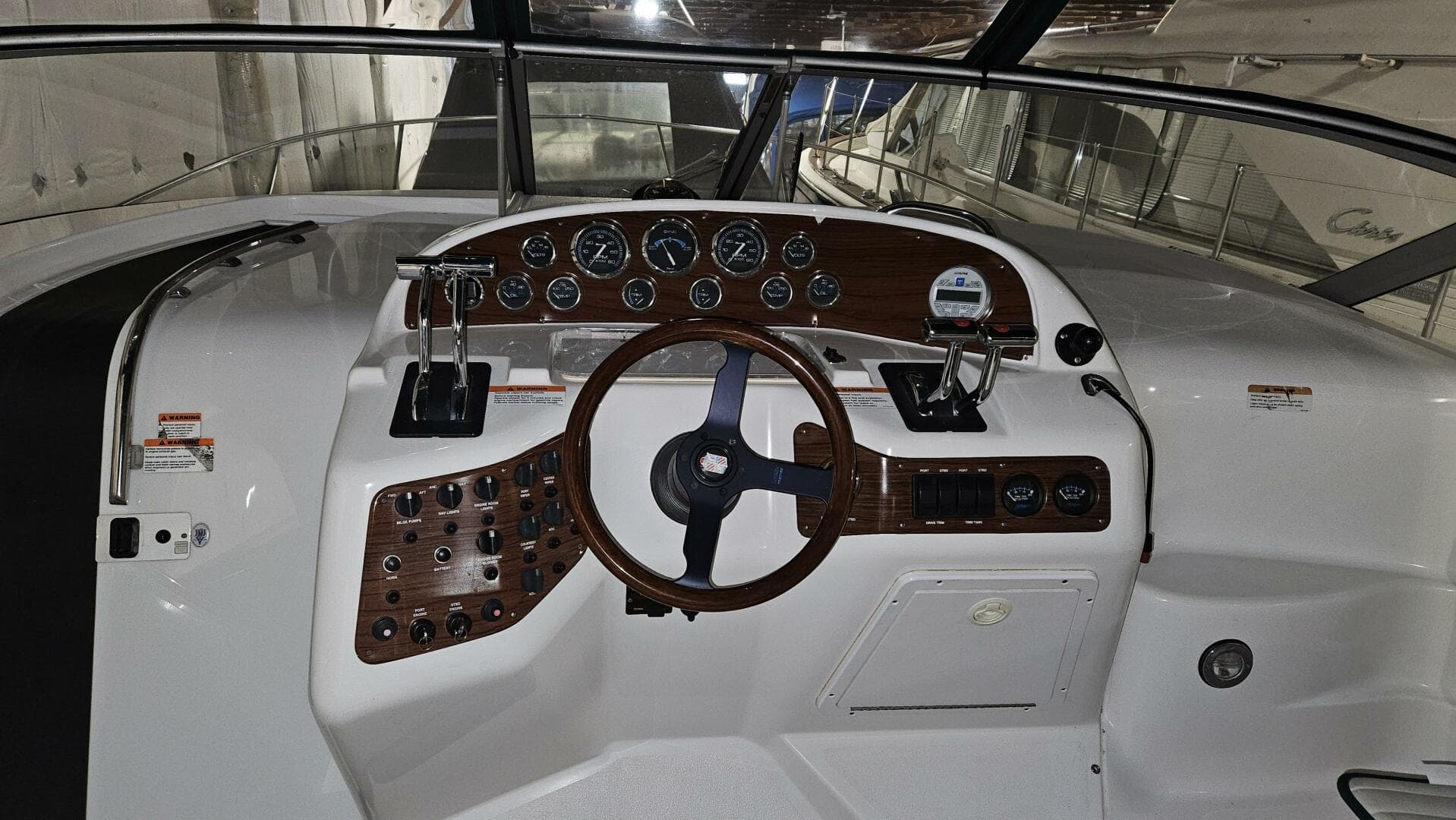 1998 Chris-Craft 320 Express Cruiser — photo 16