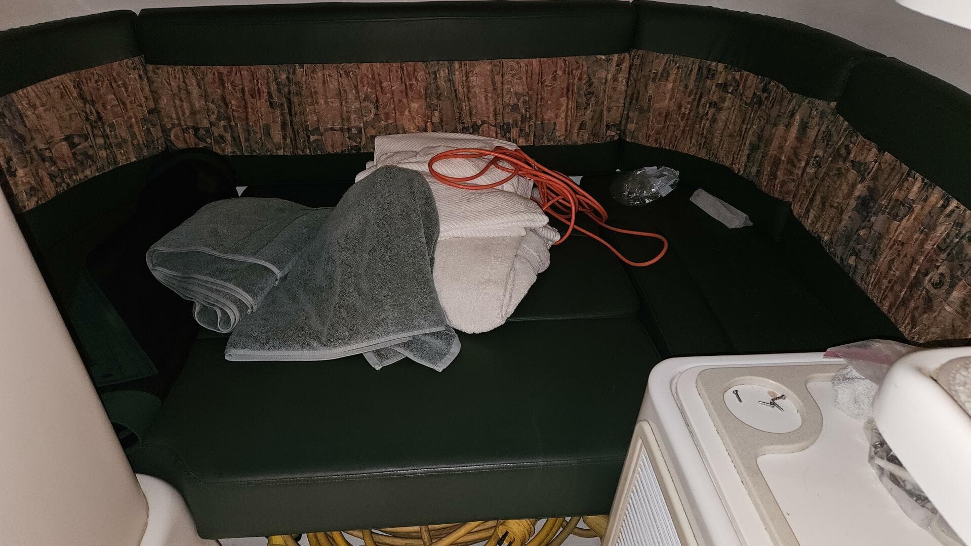 1998 Chris-Craft 320 Express Cruiser — photo 26