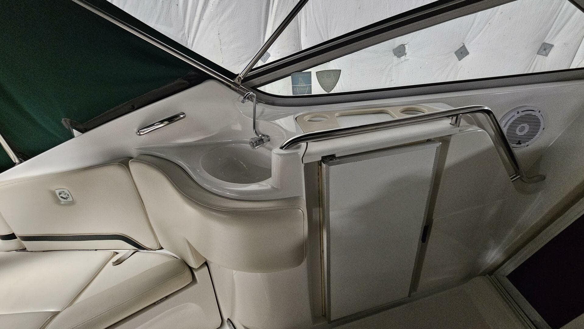 1998 Chris-Craft 320 Express Cruiser — photo 19