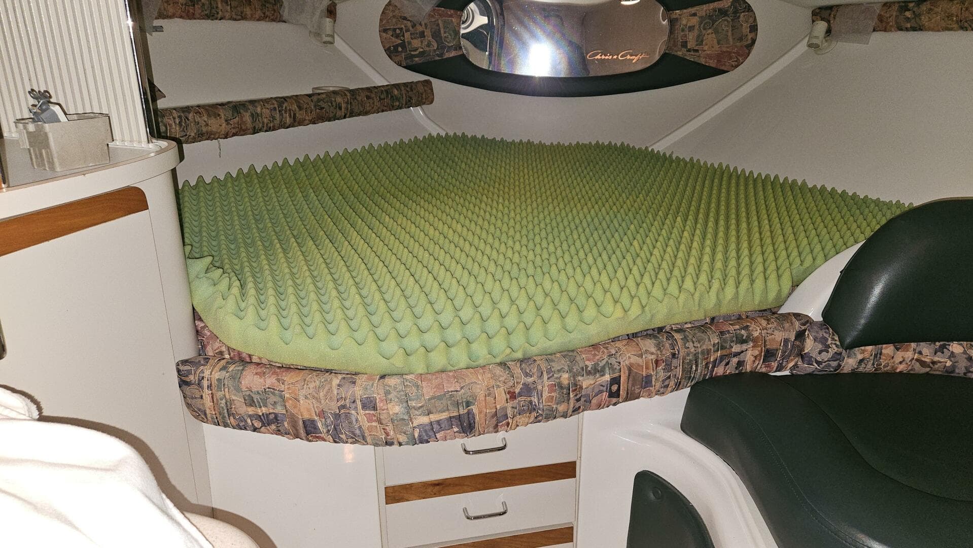 1998 Chris-Craft 320 Express Cruiser — photo 27