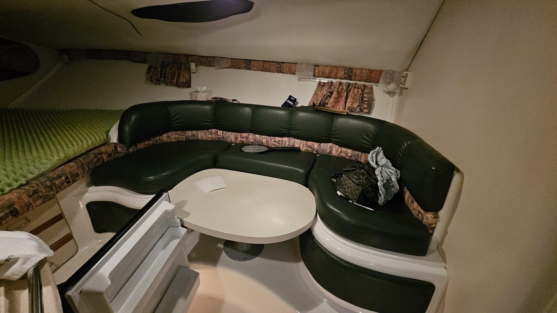 1998 Chris-Craft 320 Express Cruiser — photo 23