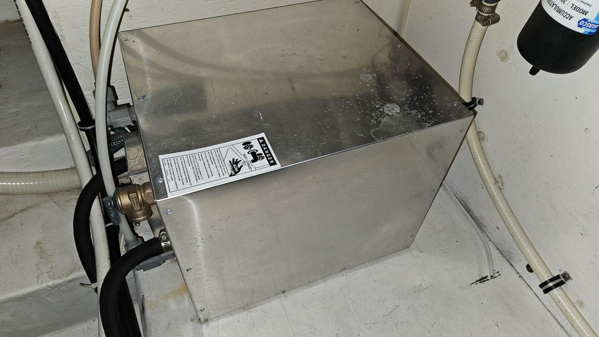 1998 Chris-Craft 320 Express Cruiser — photo 34