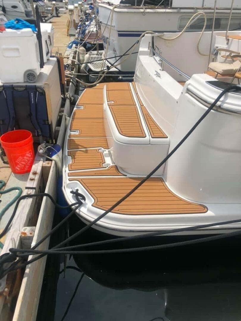 2002 Carver 444 Cockpit — photo 9