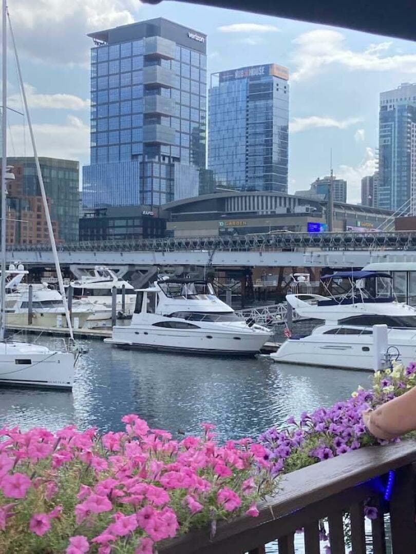 2002 Carver 444 Cockpit — photo 5