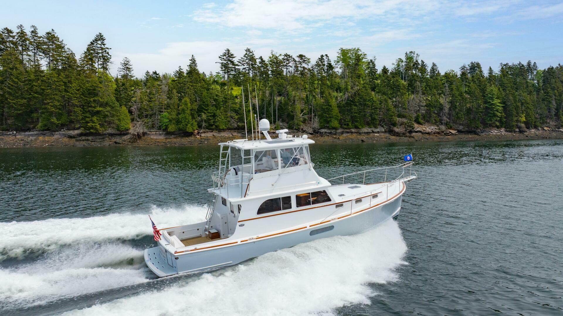 2019 Lowell Flybridge — photo 34