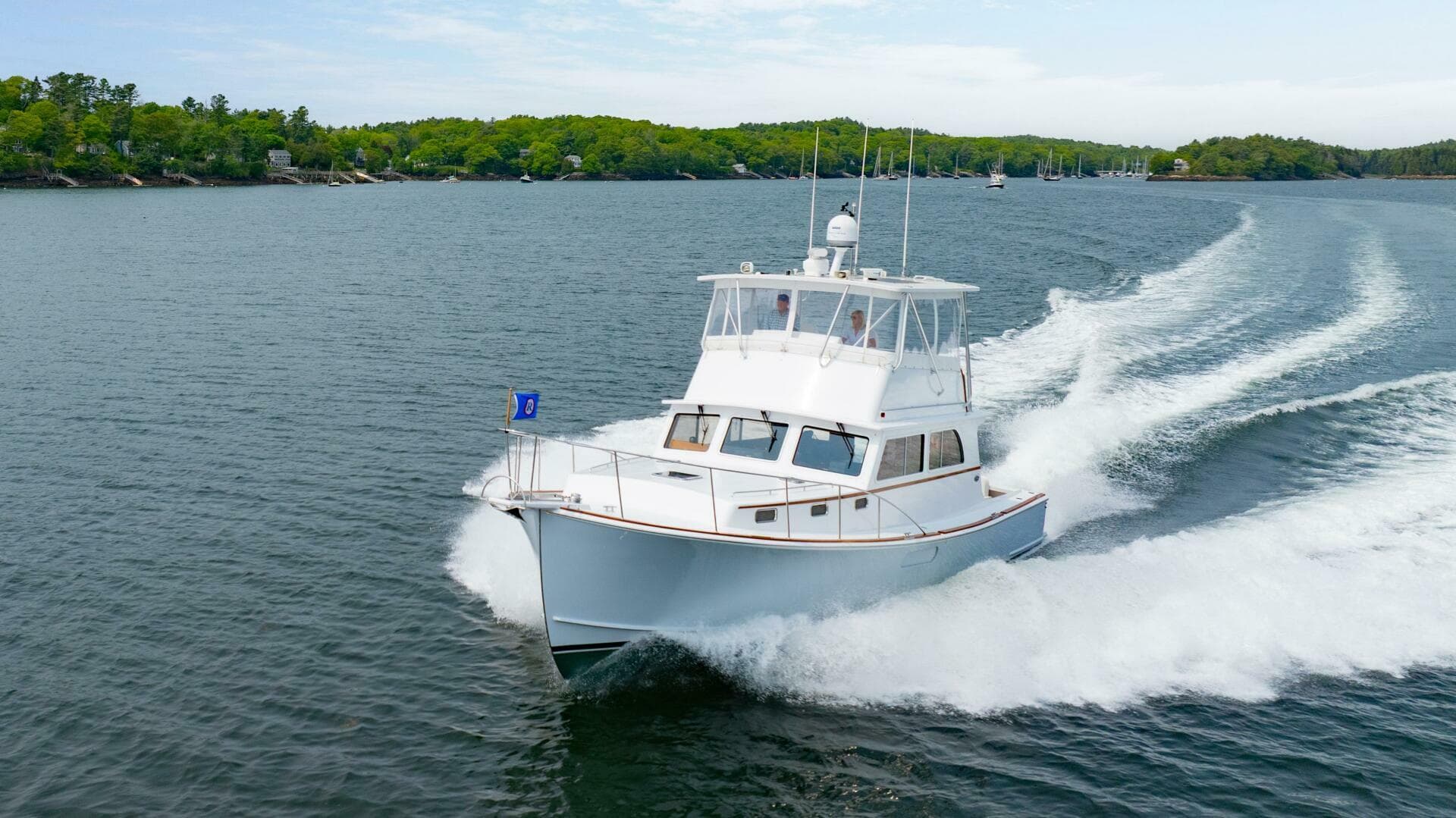 2019 Lowell Flybridge — photo 29