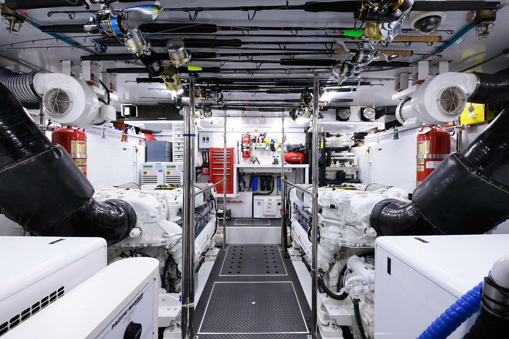 2009 Pacific Mariner — photo 57