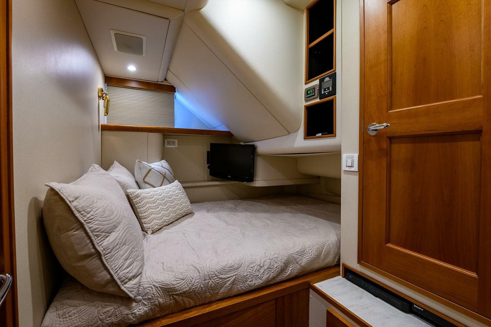 2009 Pacific Mariner — photo 54