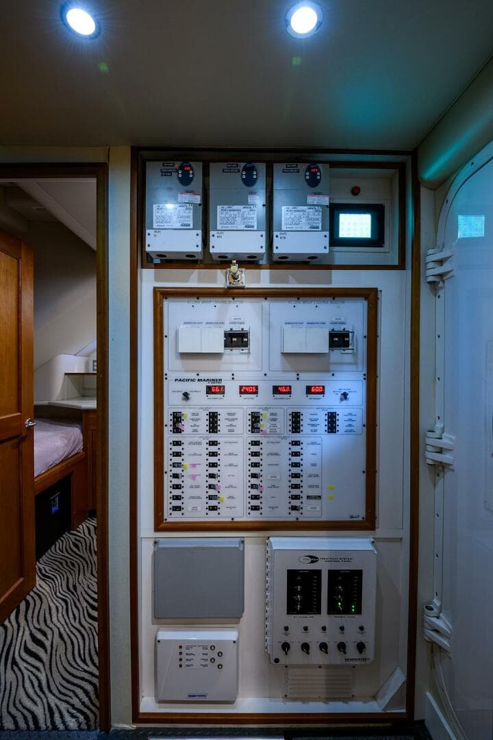 2009 Pacific Mariner — photo 49