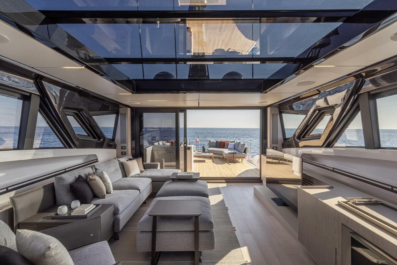 2022 Ferretti Yachts Skydeck — photo 9