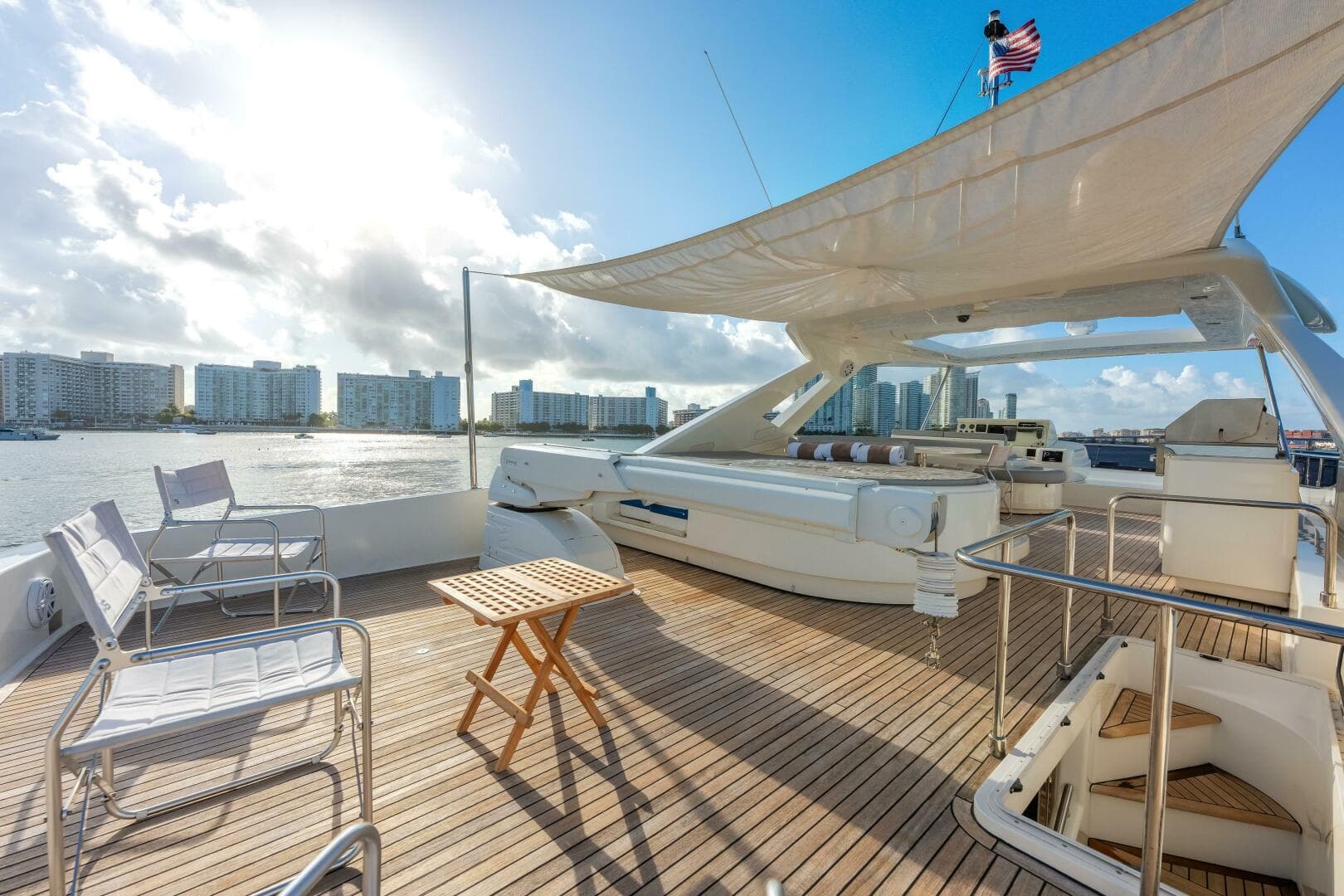 2014 Ferretti Yachts 870 — photo 4