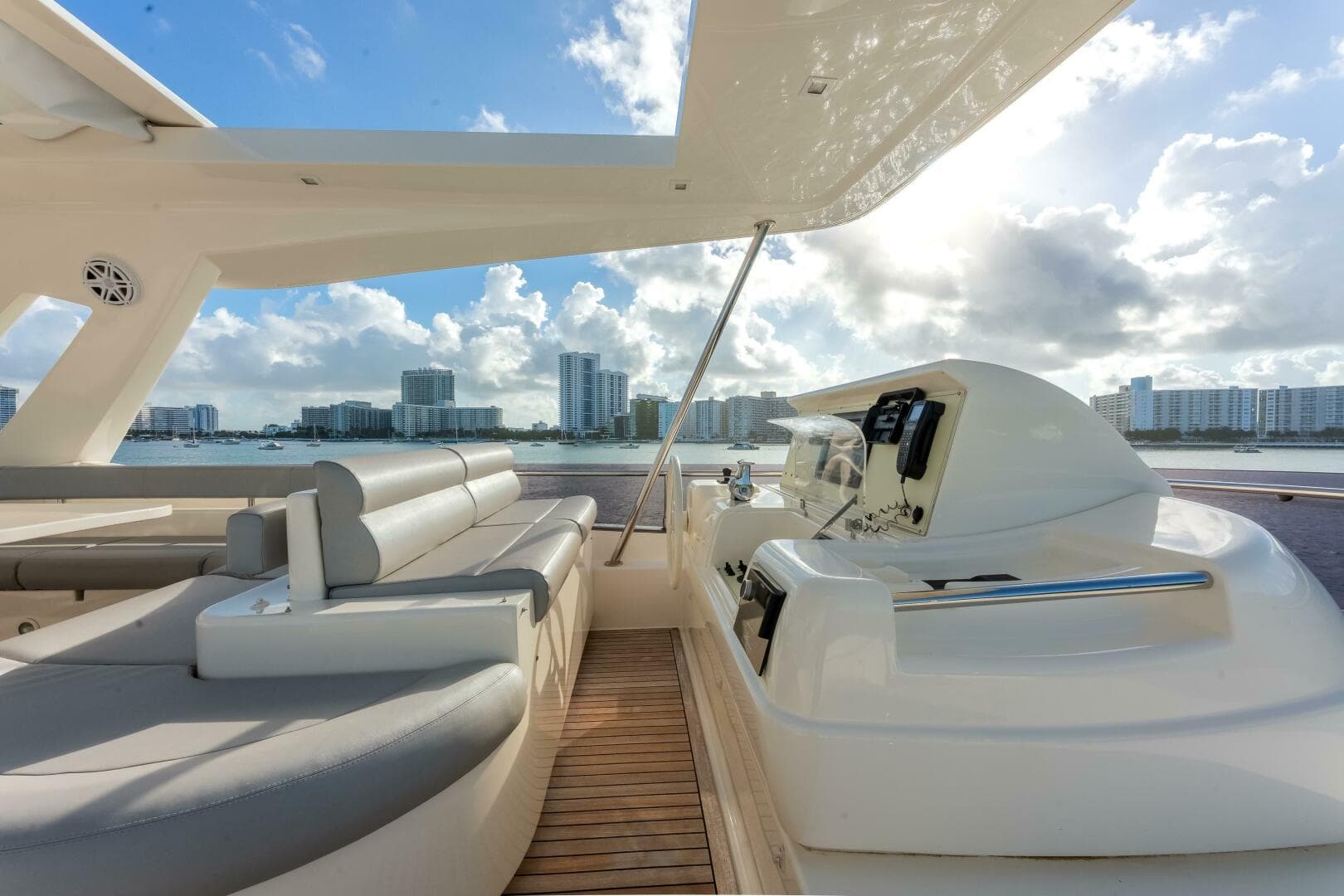 2014 Ferretti Yachts 870 — photo 15