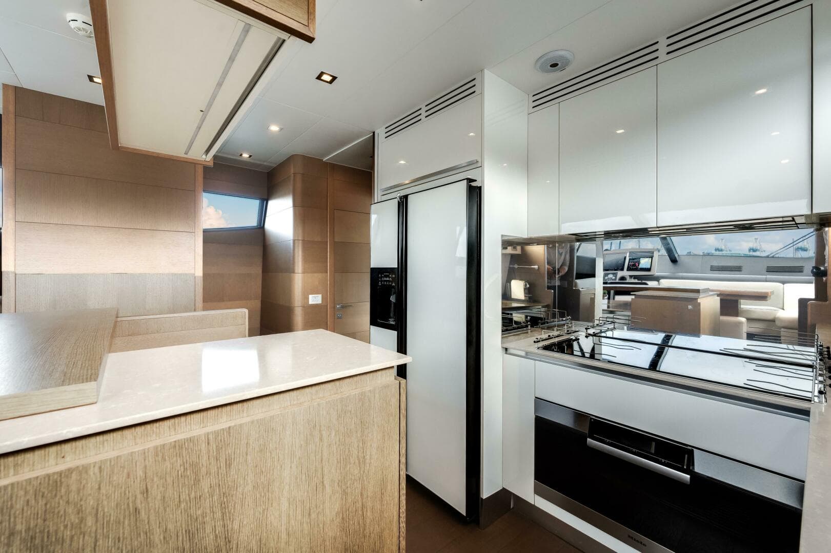 2014 Ferretti Yachts 870 — photo 19