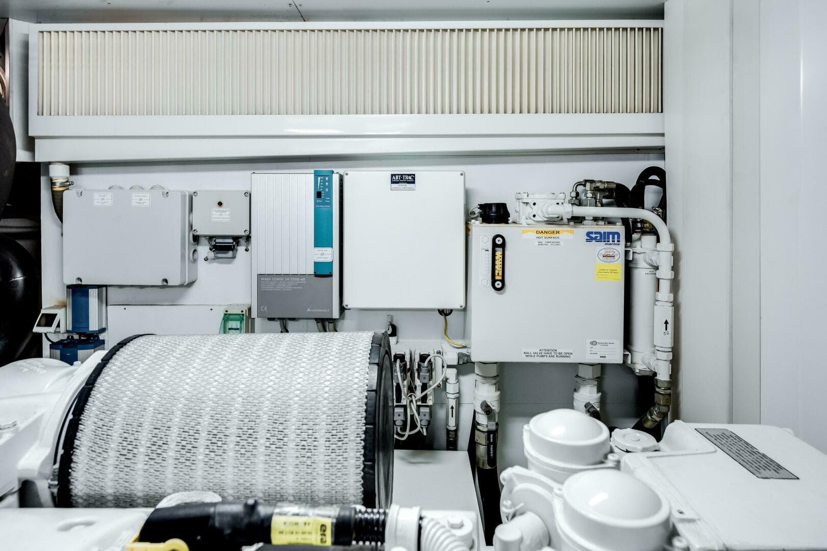 2014 Ferretti Yachts 870 — photo 32