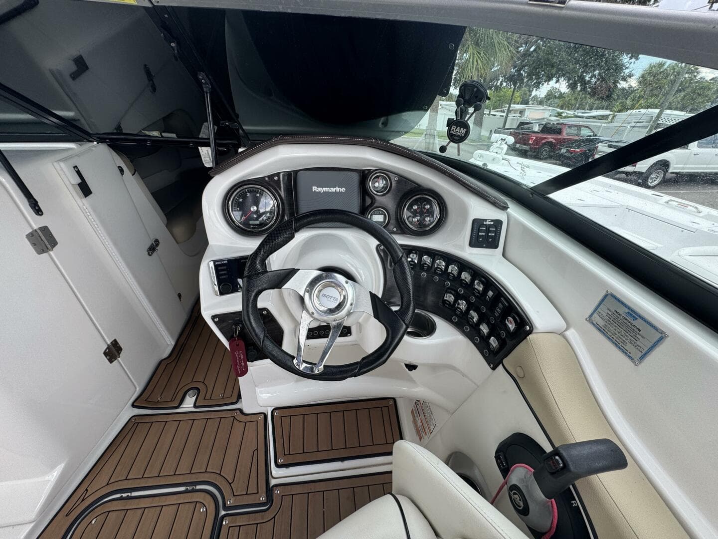 2017 Rinker 29 Qx — photo 12