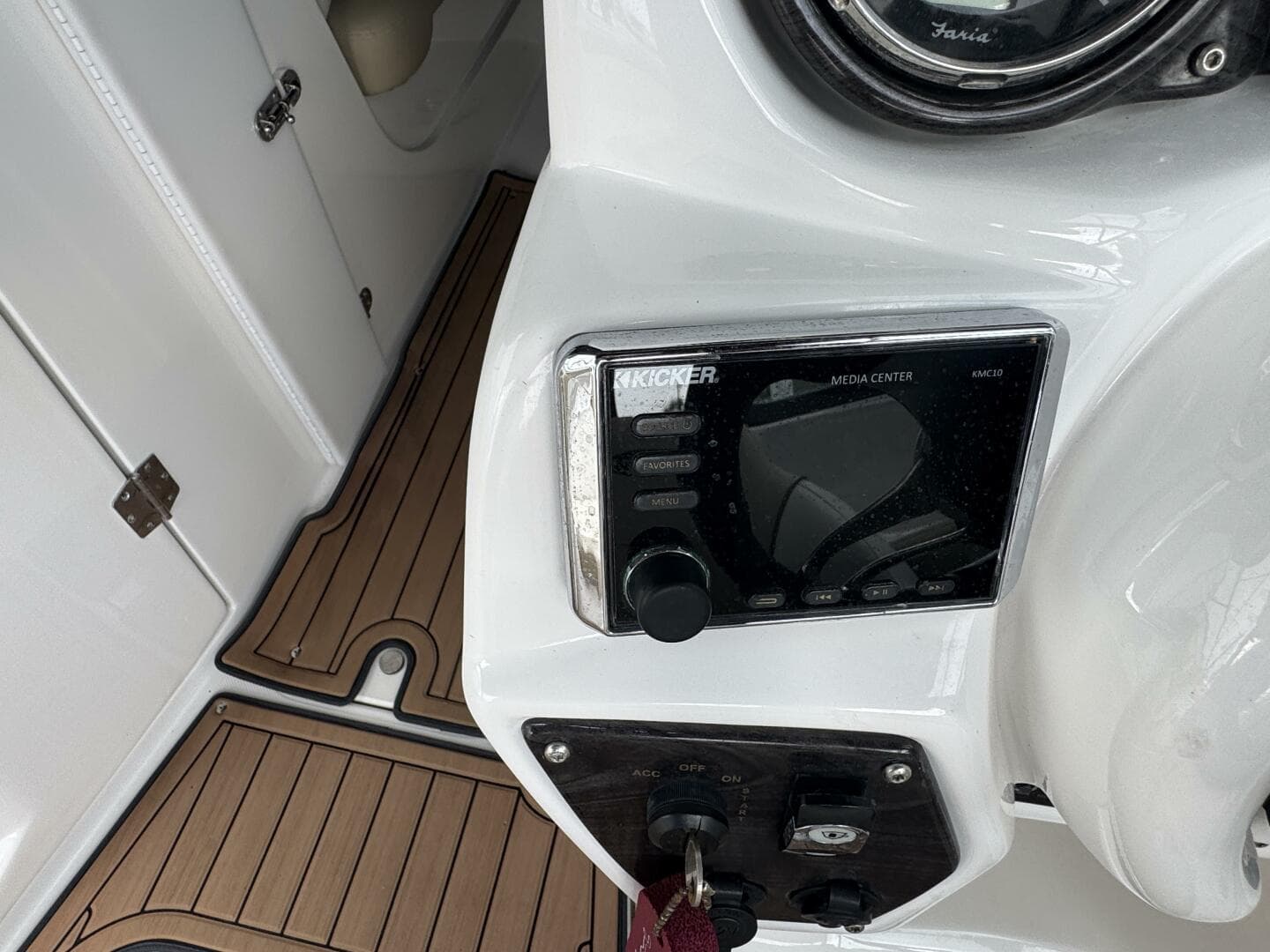 2017 Rinker 29 Qx — photo 18