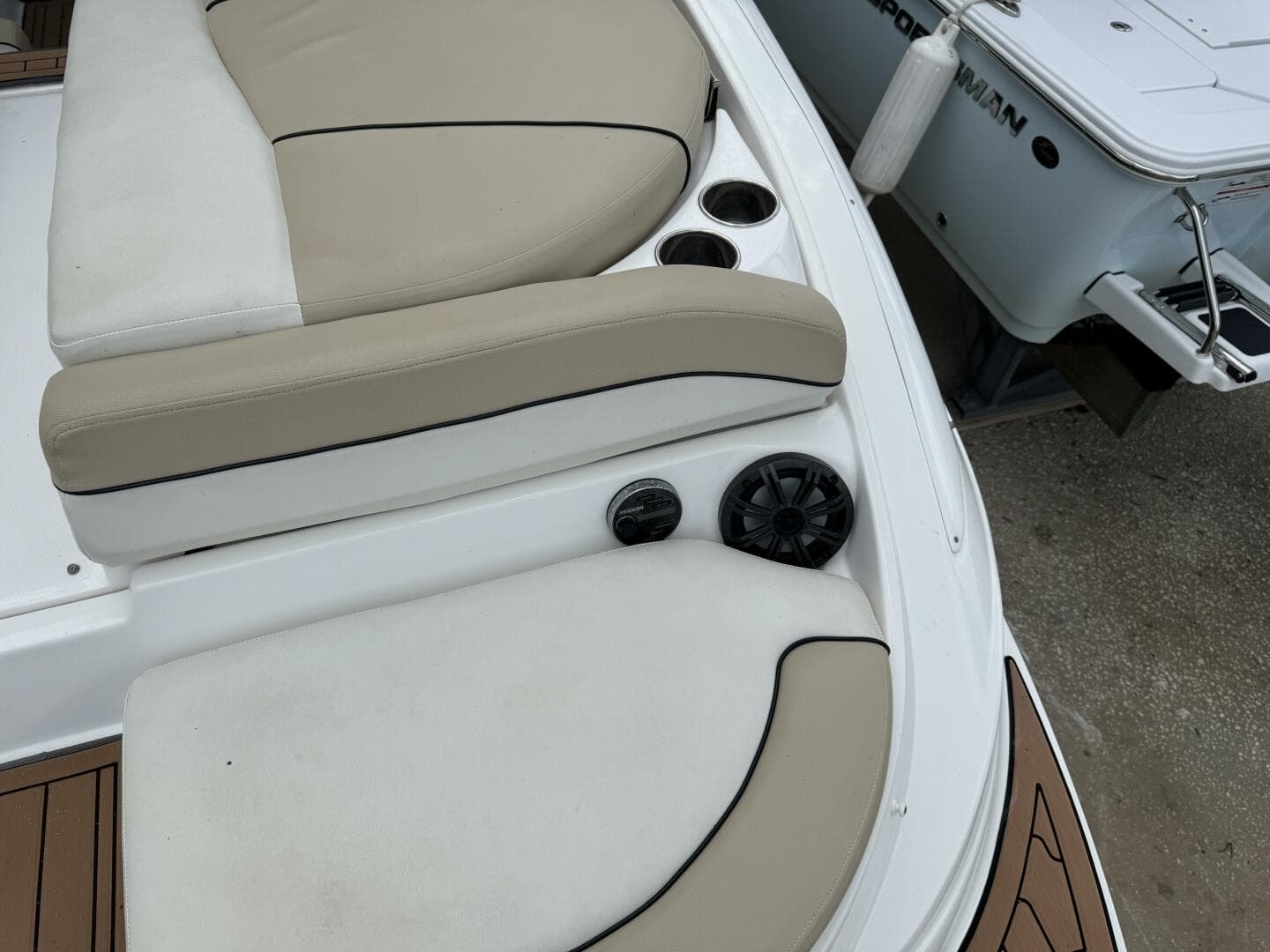 2017 Rinker 29 Qx — photo 6