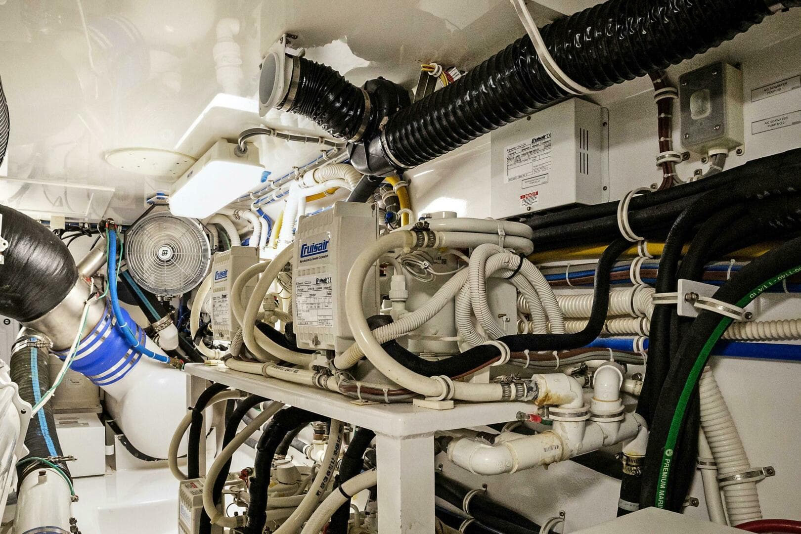 2016 Hatteras GT 63 — photo 81