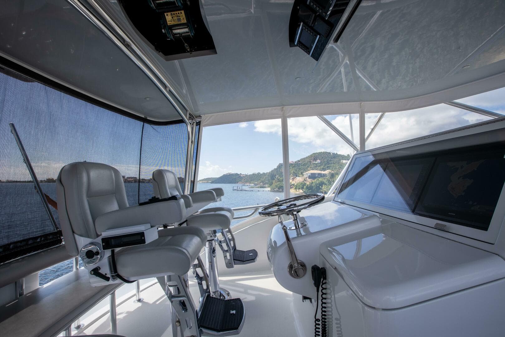 2016 Hatteras GT 63 — photo 73