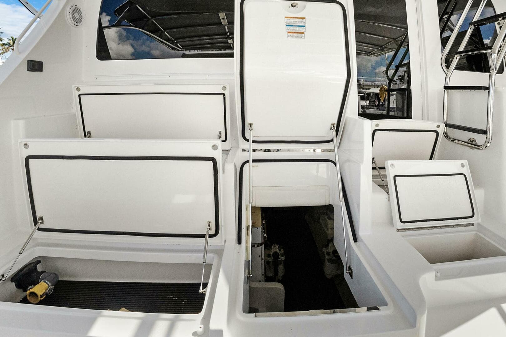 2016 Hatteras GT 63 — photo 14