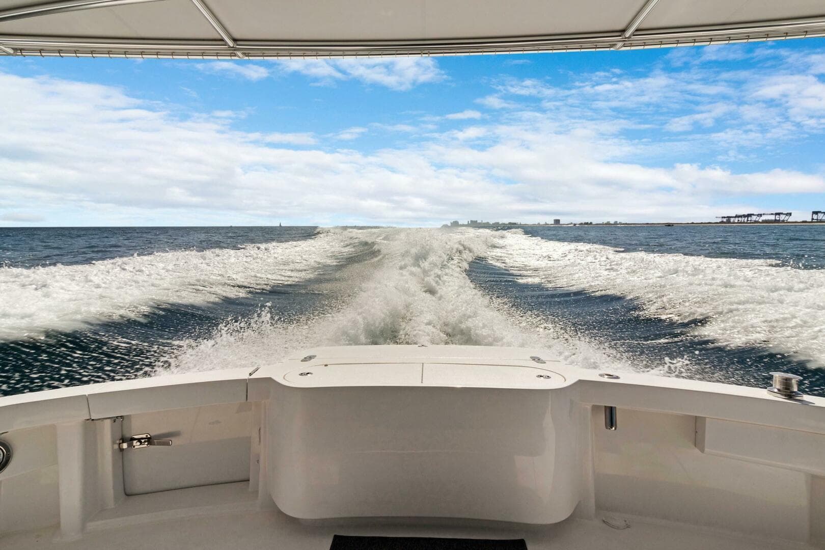 2016 Hatteras GT 63 — photo 22