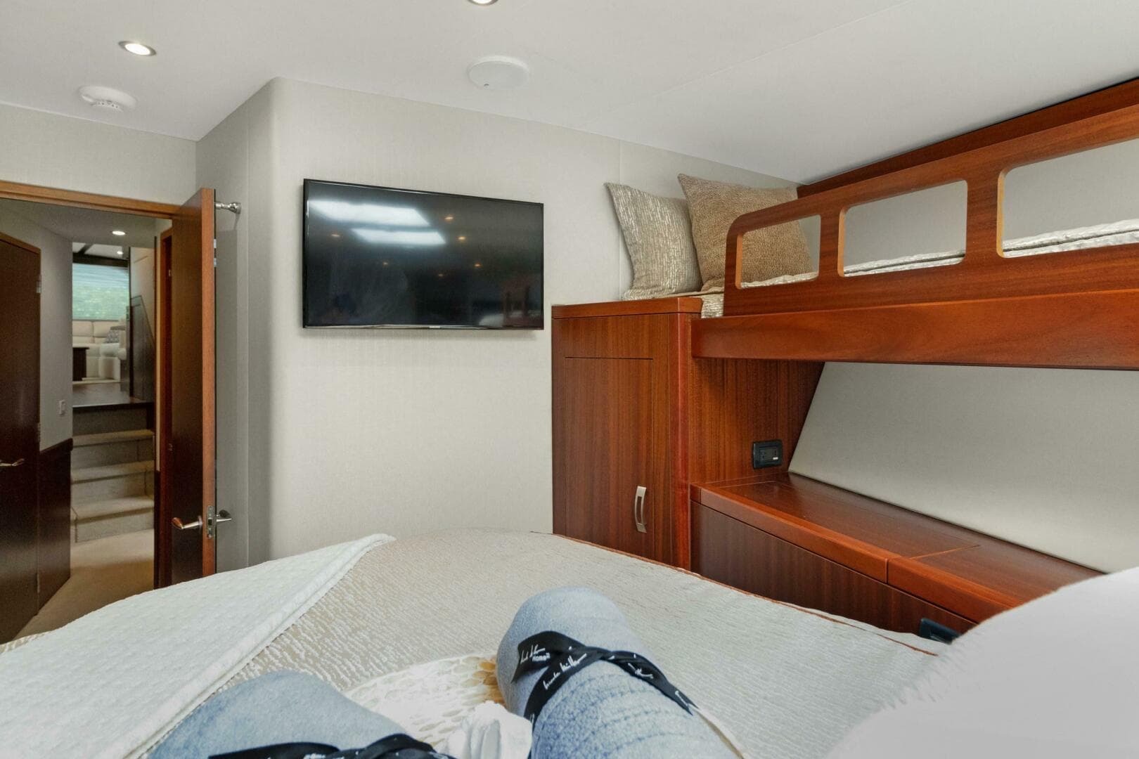 2016 Hatteras GT 63 — photo 41