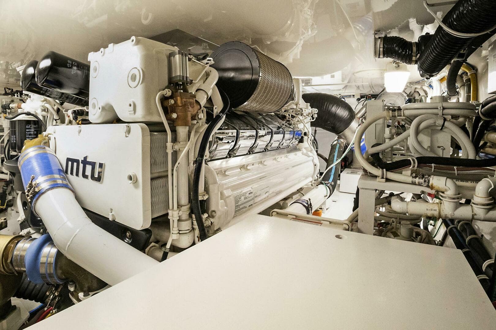 2016 Hatteras GT 63 — photo 79